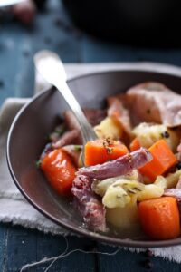Potée de jarret de porc demi-sel et légumes - chefNini